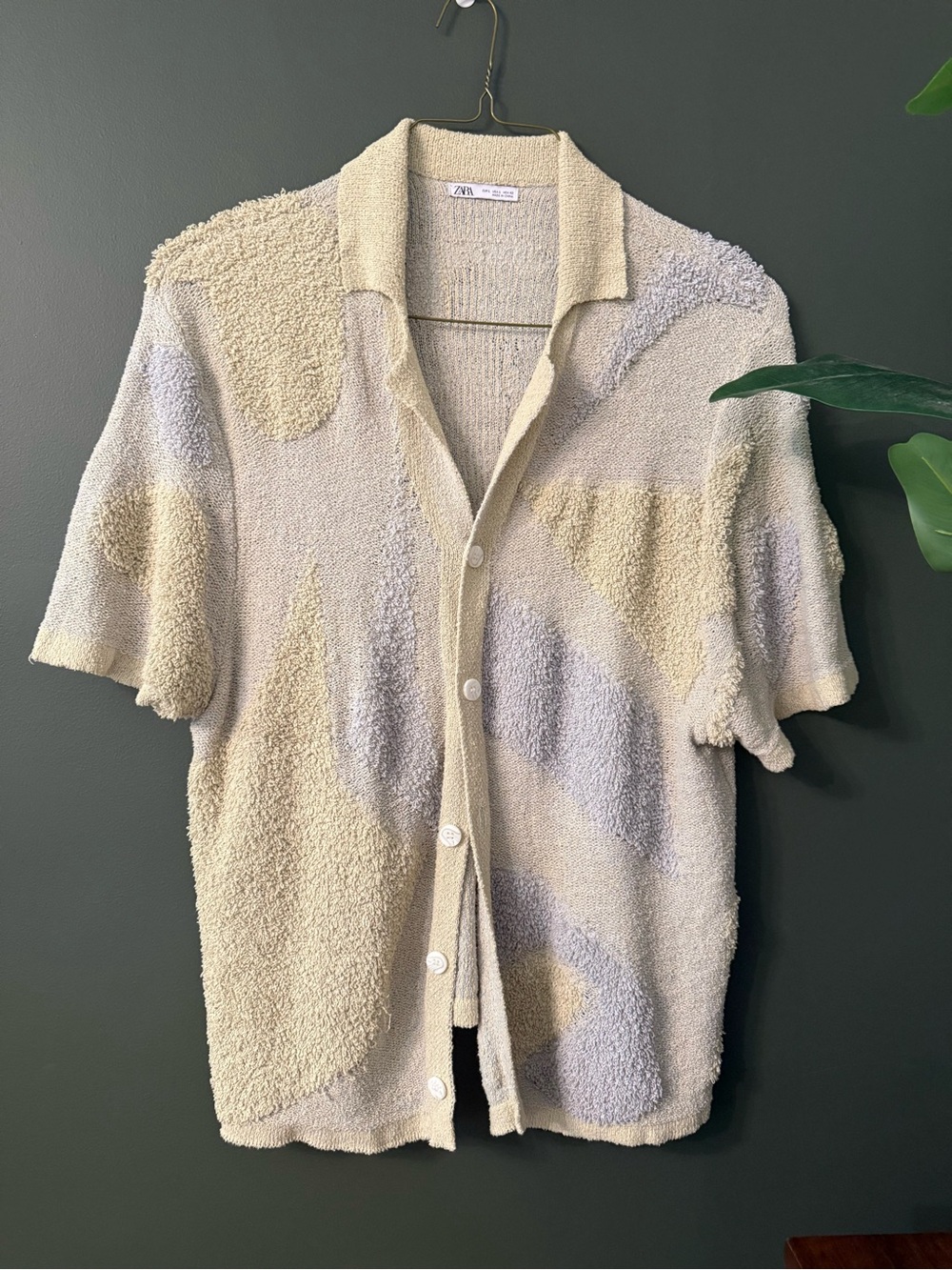 Zara Men’s Short Sleeve Terry Button-Up Shirt in Beige and Cream